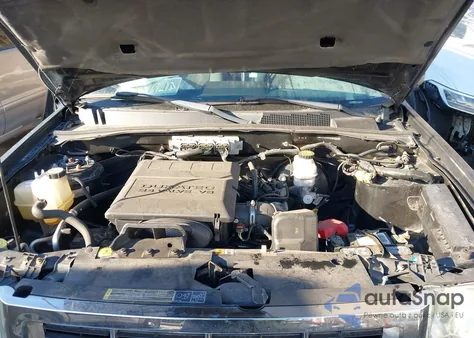 2010 Ford Escape Xlt from USA, damaged, VIN 1FMCU0DGXAKD30108